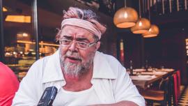 Κραουνάκης για τη φωτογραφία με Κασσελάκη-Τάιλερ: Έγραψαν κάποιοι ότι θα κάνω την παρένθετη μητέρα, δεν θα ασχοληθώ