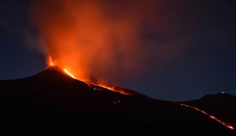 Ιταλία: Αμερικανός τουρίστας σκοτώθηκε από χτύπημα κεραυνού στην Αίτνα