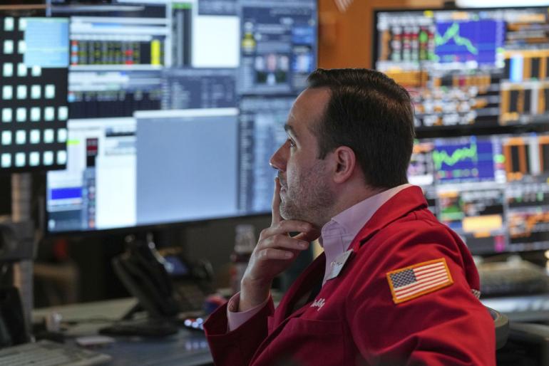 ΗΠΑ: Κώδωνας κινδύνου από τη Fed για πλήγμα στην οικονομία και αύξηση τιμών από τις πολιτικές Τραμπ