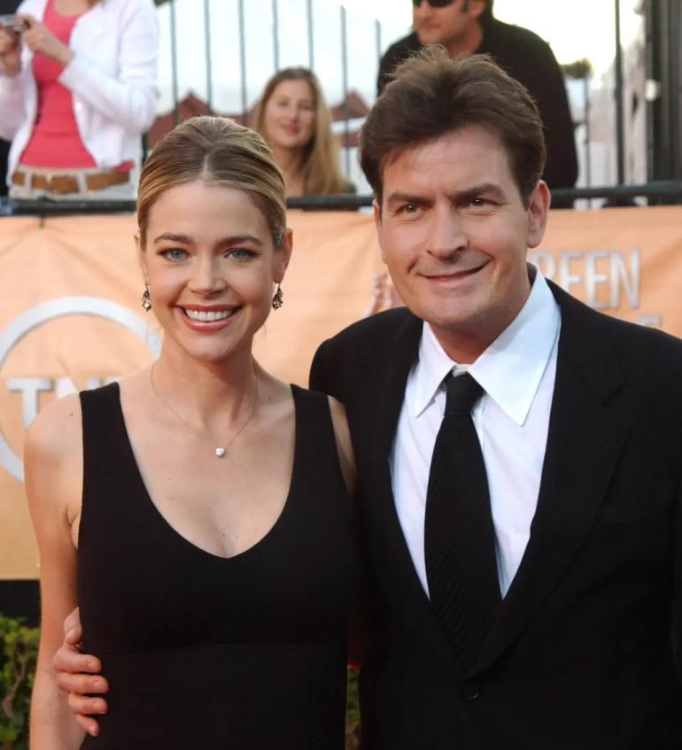 Sami: Η κόρη του Charlie Sheen έβγαλε 3 εκατ. δολάρια από το OnlyFans (φωτό)