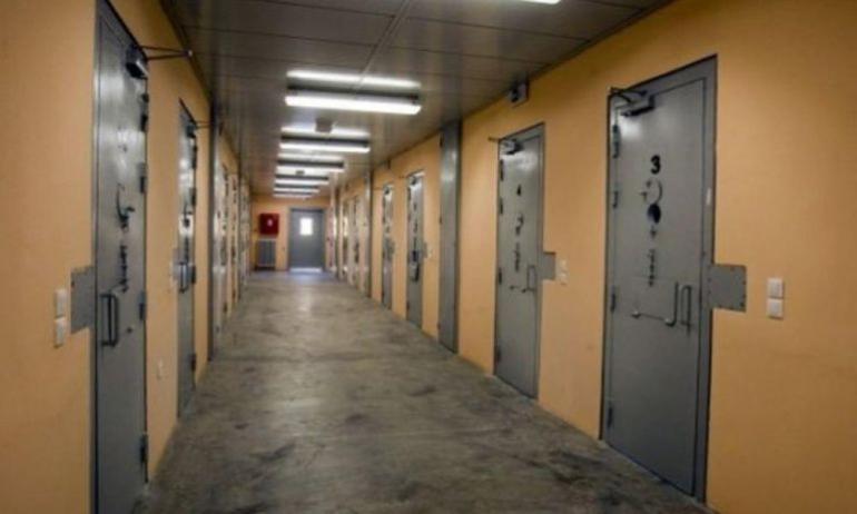 Καταδικάστηκε πρώην διευθυντής των φυλακών Νιγρίτας – Παρακολουθούσε με “κοριό” συναδέλφους του
