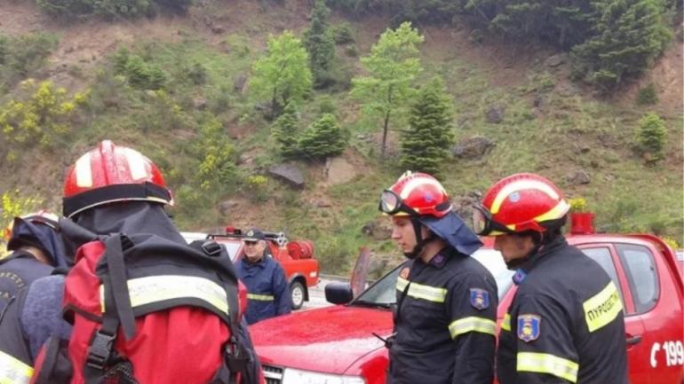 Επιχείρηση μεταφοράς τραυματισμένης γυναίκας στον καταρράκτη Νεγάδων στα Ιωάννινα