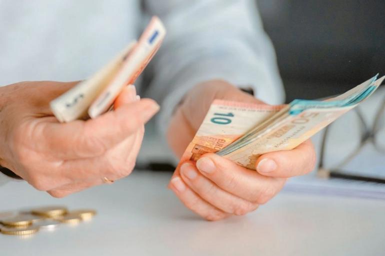 Συντάξεις χηρείας: Ποιοι θα λάβουν άμεσα αυξημένη πληρωμή, όλοι οι δικαιούχοι της ρύθμισης αναλυτικά