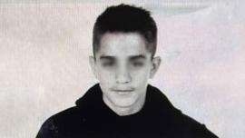 Αυτός είναι ο 18χρονος που ομολόγησε ότι έριξε τη ναυτική φωτοβολίδα στον αστυνομικό