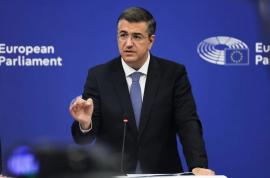 Τζιτζικώστας: Πρώτη συμφωνία-ορόσημο για τα δικαιώματα επιβατών αεροπορικών στην ΕΕ εδώ και δύο δεκαετίες