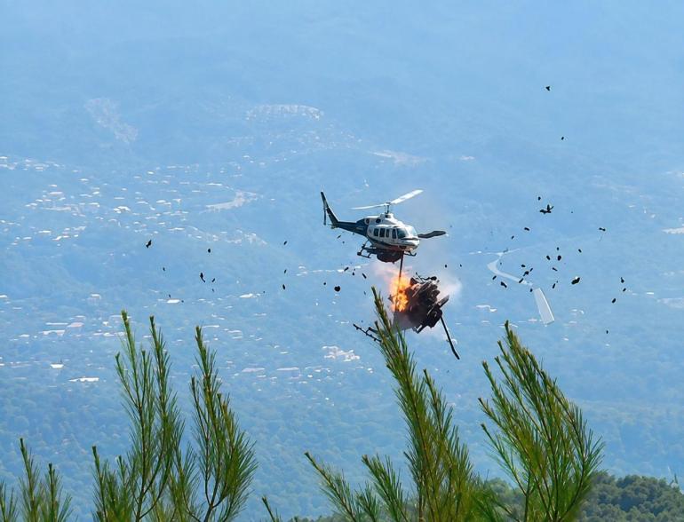 Αυτοψία της ΔΑΕΕ στο σημείο πτώσης των δύο ελικοπτέρων στην Ψάθα, δείτε φωτογραφίες