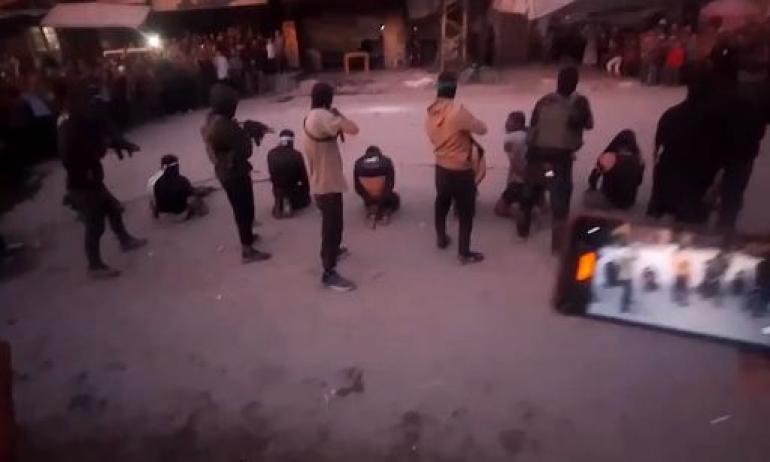 VIDEO: Η Χαμάς εκτελεί άντρες που καταδίκασε ως πληροφοριοδότες του Ισραήλ
