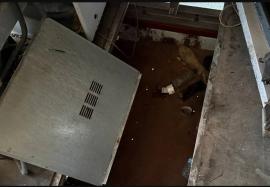 Θεσσαλονίκη: Μετέφερε 16 παράνομους μετανάστες σε κρύπτες σε φορτηγό (φωτο + VIDEO)