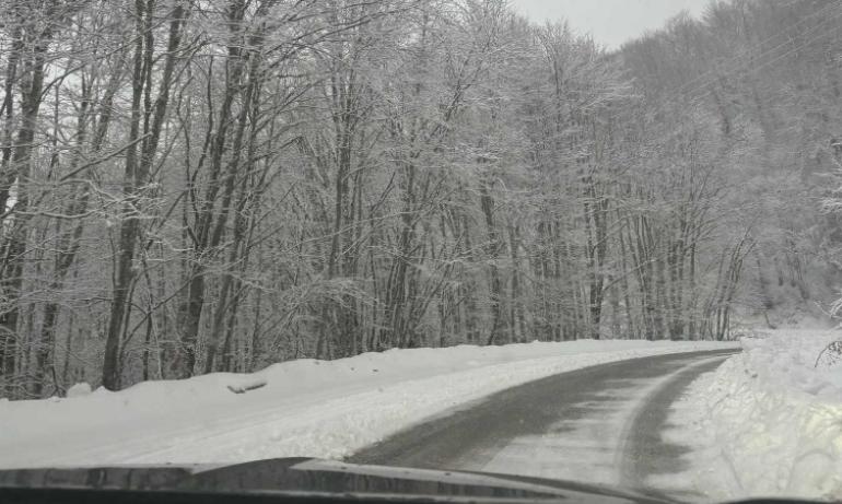 Σέρρες: Έντονη χιονόπτωση στον Λαϊλιά – Έμειναν στον δρόμο 15 άτομα με τα αυτοκίνητά τους και κάλεσαν το 112