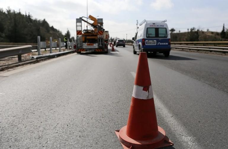 Εργασίες κλάδευσης δέντρων και σήμερα στην Εθνική Οδό Θεσσαλονίκης - Σερρών