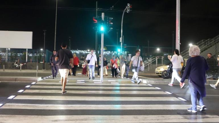 Θεσσαλονίκη: Οι “έξυπνες διαβάσεις” πεζών επεκτείνονται στον δήμο Νεάπολης – Συκεών