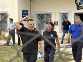 Ο Κασιδιάρης, το νομικό οπλοστάσιο και οι δεξαμενές ψηφοφόρων