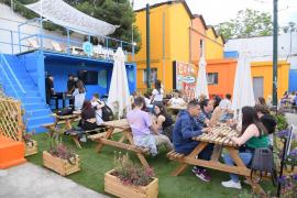 Οι επισκέπτες του Athens Street Food Festival δοκιμάζουν τις ικανότητές τους σε ένα διαφορετικό food challenge -  Μια μοναδική εμπειρία από την Allwyn στο μεγαλύτερο γαστρονομικό event της άνοιξης (ΒΙΝΤΕΟ)