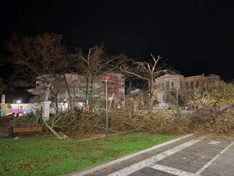 Αλεξανδρούπολη: Σε κατάσταση έκτακτης ανάγκης λόγω του καταστροφικού ανεμοστρόβιλου – Πάνω από 220 οι πληγέντες