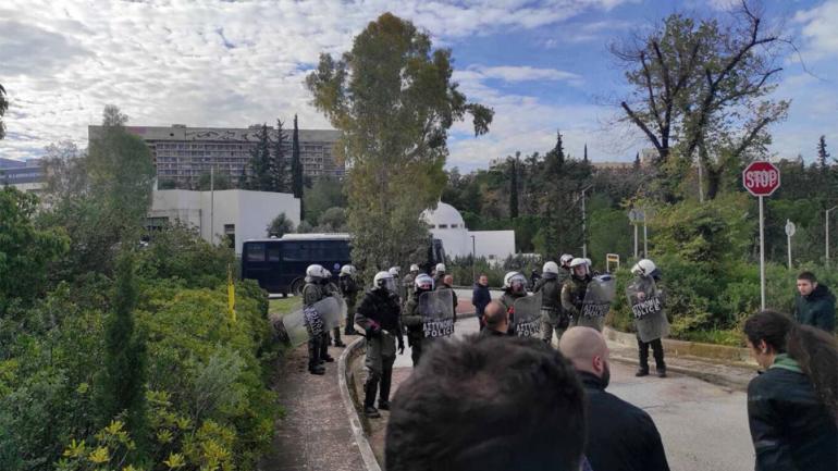 Επέμβαση της αστυνομίας σε κατάληψη στο Εθνικό Μετσόβιο Πολυτεχνείο (βίντεο)