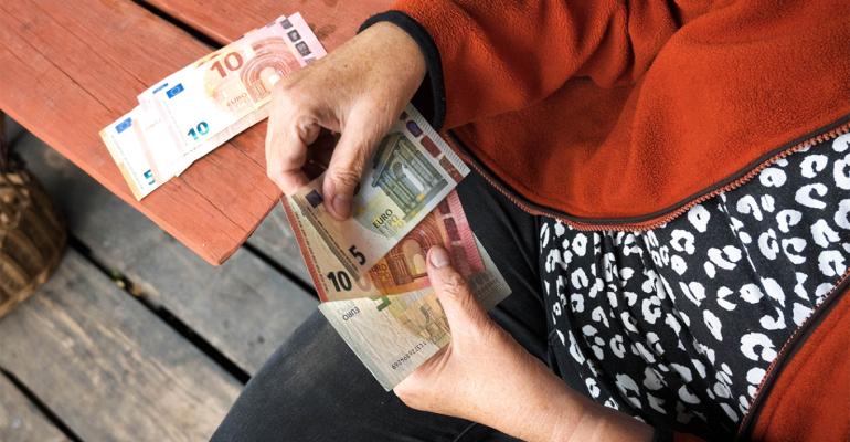 Χωρίς οικονομικά κριτήρια η ενίσχυση των 400 ευρώ σε 2,2 εκατ. συνταξιούχους