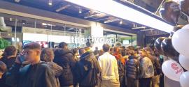 Θεσσαλονίκη: Χαμός για ένα δωρεάν μπέργκερ σε νέο κατάστημα που άνοιξε στην Τούμπα – Δείτε βίντεο