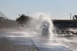 Έρχεται ψυχρή εισβολή από την Ουκρανία, 10°C κάτω ο υδράργυρος, θυελλώδεις άνεμοι σε Αιγαίο και Ιόνιο