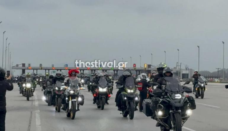 Θεσσαλονίκη: Μοτοπορεία μνήμης από τα Μάλγαρα στα Τέμπη για τους 57 νεκρούς της σιδηροδρομικής τραγωδίας (ΒΙΝΤΕΟ)