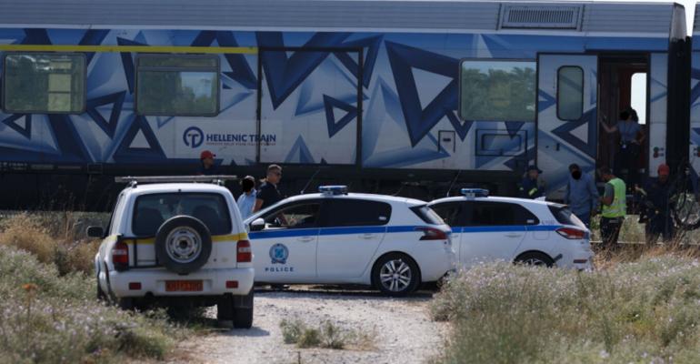 Τρένο παρέσυρε και σκότωσε πεζό στη Λάρισα