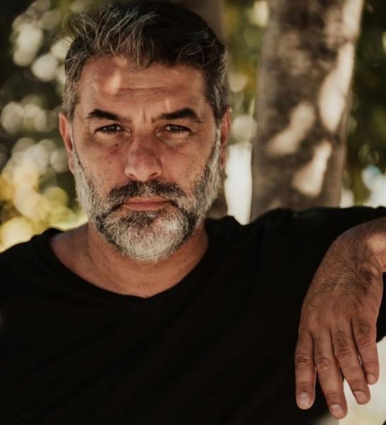 Βασίλης Μπισμπίκης: «Ένας φίλος μου έκανε μια μικρή ζημιά» - Τι είπε συνεργάτιδα του ηθοποιού