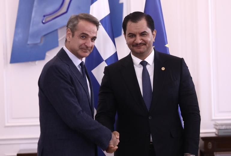 Συνάντηση Μητσοτάκη με τον Σαντάμ Χαφτάρ στο Μαξίμου: Στο τραπέζι μεταναστευτικό και θαλάσσιες ζώνες