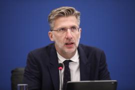 Σκέρτσος για ομόφυλα ζευγάρια: Για τα παιδιά ακολουθούμε ό,τι λέει η επιστήμη