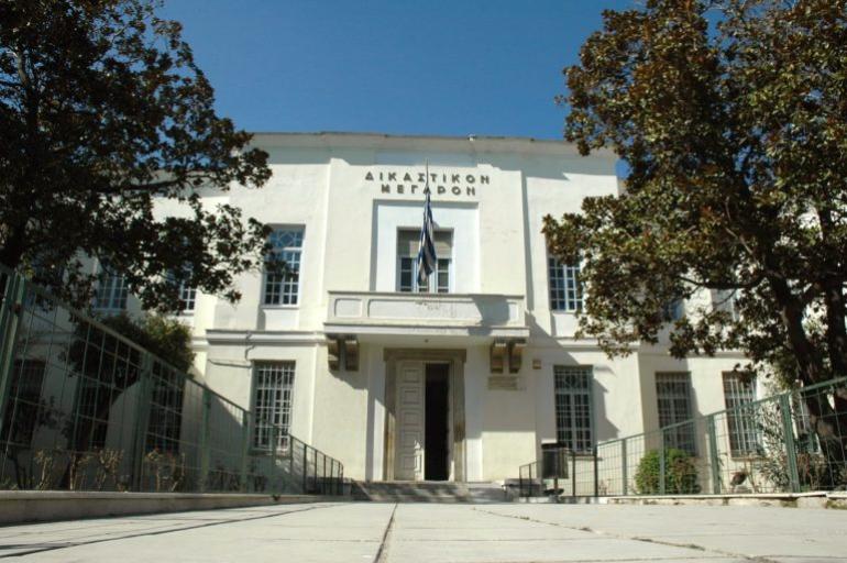 Βόλος: Απείλησε να σκοτώσει τον πατέρα του με πριόνι