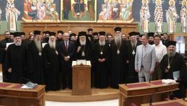Η Ιερά Σύνοδος ανακαλεί την τιμητική διάκριση στον πρώην Καλαβρύτων Αμβρόσιο