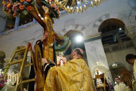 Θεσσαλονίκη: Σε κλίμα κατάνυξης η Ακολουθία των Μεγάλων Ωρών και ο Εσπερινός της Αποκαθήλωσης στη Μητρόπολη