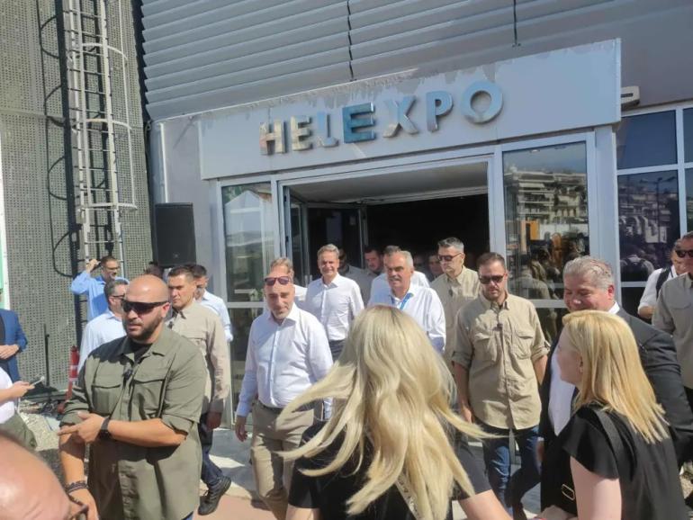 Θεσσαλονίκη: Η βόλτα του Κυριάκου Μητσοτάκη στα περίπτερα της 89ης ΔΕΘ (φωτο+video)