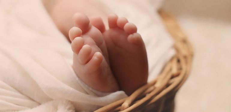 Θεσσαλονίκη: Πώς εντοπίστηκαν οι γονείς που παράτησαν το μωρό τους στο μπαλκόνι - Συνελήφθησαν ξανά και κρατούνται