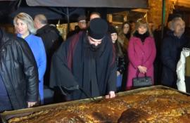 Αρναία Χαλκιδικής: Το μεγαλύτερο χριστόψωμο της Ελλάδας για το «μέλωμα του Χριστού» - Δείτε βίντεο