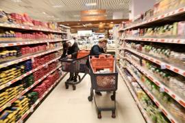 Μείωση τιμών στα σούπερ μάρκετ από 6% έως 15% για 120 κωδικούς