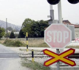 Συνελήφθη σεκιούριτι που ξέχασε ανοιχτές τις μπάρες του ΟΣΕ στη Χαμοστέρνας - Διερχόμενος οδηγός κάλεσε την αστυνομία