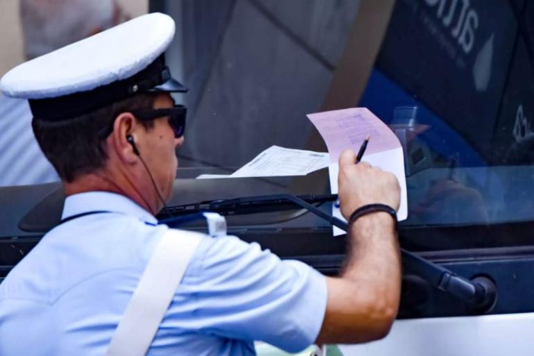 Θεσσαλονίκη: "Βροχή" τα πρόστιμα της Τροχαίας για παράνομη στάθμευση στο κέντρο της πόλης