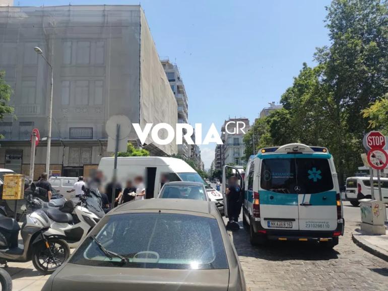 Θεσσαλονίκη: Πόρτα από βαν μάγκωσε το χέρι εργαζομένου - Έκλεισε προσωρινά η Δραγούμη