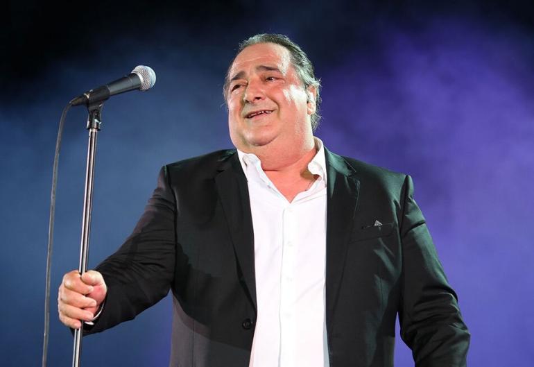 Βασίλης Καρράς: Το μνημόσυνό του ήταν σαν δεύτερη κηδεία, είπε ο αδερφός του