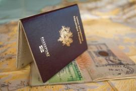 «Χρυσή βίζα»: Έσοδα 2,6 δισεκ. ευρώ στην τριετία – Έρχονται αλλαγές στο όριο και στο καθεστώς χορήγησης