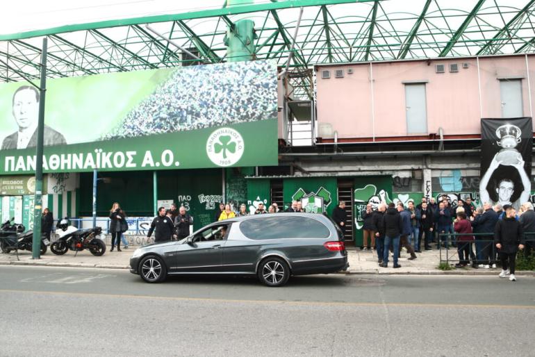 Μίμης Δομάζος: Τελευταία στάση στη Λεωφόρο πριν το ύστατο χαίρε