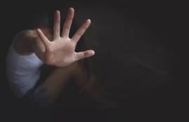 Κάτω Πατήσια: Στον ανακριτή ο 56χρονος που κακοποιούσε σεξουαλικά την ανήλικη κόρη της συντρόφου του