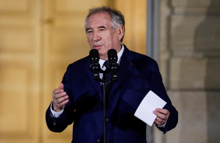 Ο Φρανσουά Μπαϊρού ξεκινά την πρωθυπουργική του θητεία - Δυσαρεστημένο το 66% των Γάλλων