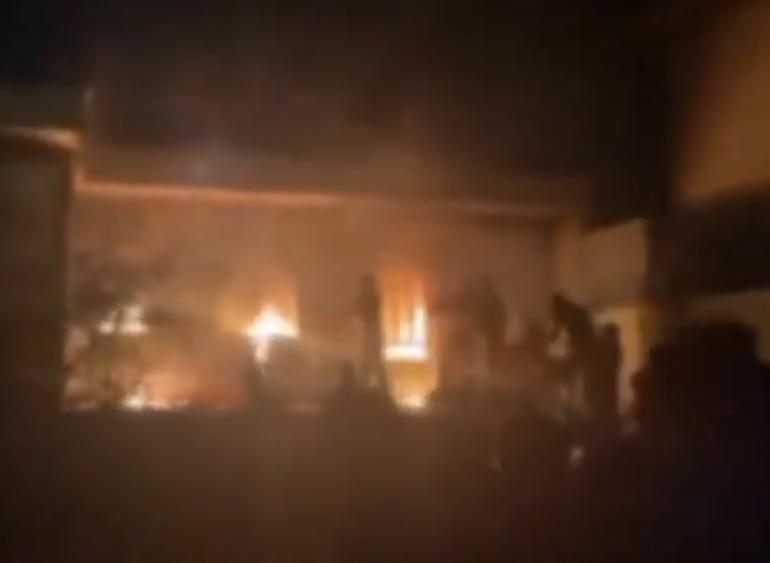 Ιράν: Φουντώνει η οργή των πολιτών κατά των μουλάδων - Εκτεταμένες διαδηλώσεις και επεισόδια σε όλη τη χώρα (VIDEO)