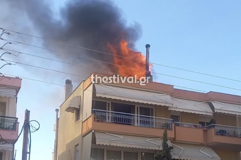 Φωτιά σε καμινάδα πολυκατοικίας στην ανατολική Θεσσαλονίκη