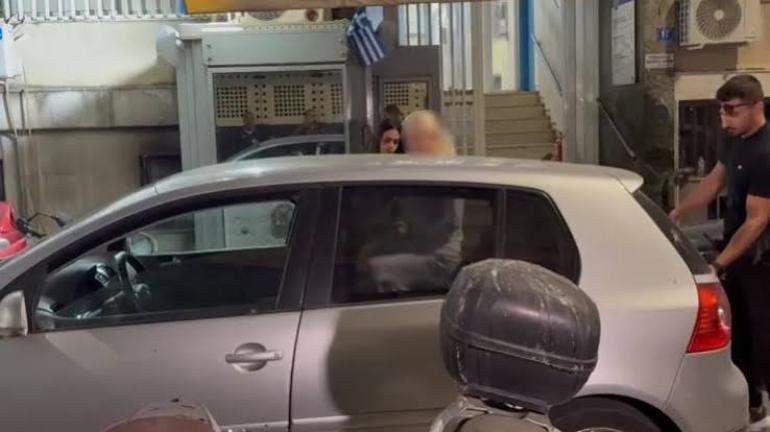 Στις φυλακές Κορυδαλλού μεταφέρθηκαν οι δύο γιατροί για τον θάνατο του Γιώργου Μαζωνάκη