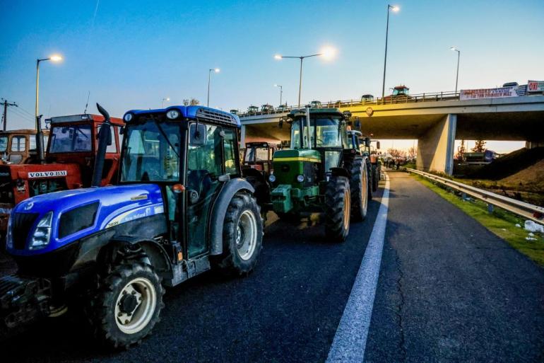 Αγρότες: Άνοιξε το τελωνείο Ευζώνων, έληξε και ο συμβολικός αποκλεισμός στη Χαλκηδόνα – Η εικόνα σε κόμβο Νησελίου και Μάλγαρα