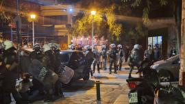 Θεσσαλονίκη: Ένταση με αναρχικούς και ΜΑΤ στο ΕΚΘ - Δύο συλλήψεις