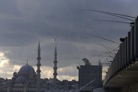 Απόπειρας γυναικοκτονίας μέσα σε δικαστήριο στην Τουρκία – Δικαστής πυροβολήθηκε από τον πρώην σύζυγό της