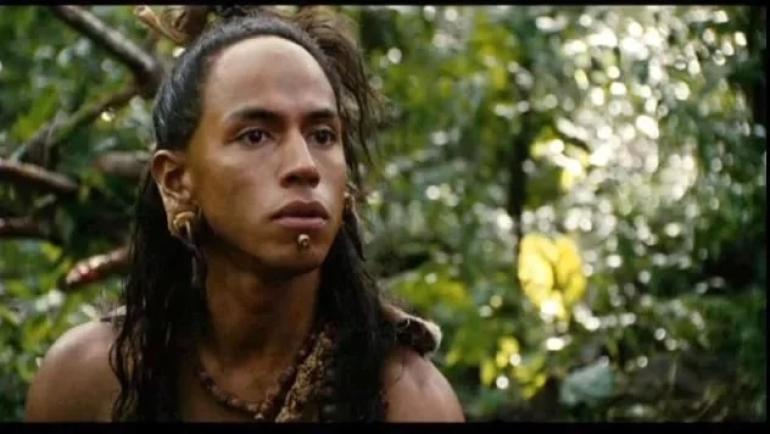 Χολυγουντιανός ηθοποιος απειλούσε αστυνομικό στο κέντρο της Αθληνας με μαχαίρι 18 εκατοστών για 10 λεπτά