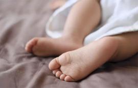 Θήβα: Με τραύμα στο κεφάλι το 6 μηνών βρέφος που παράτησαν στο νοσοκομείο – Αναζητούνται οι γονείς του